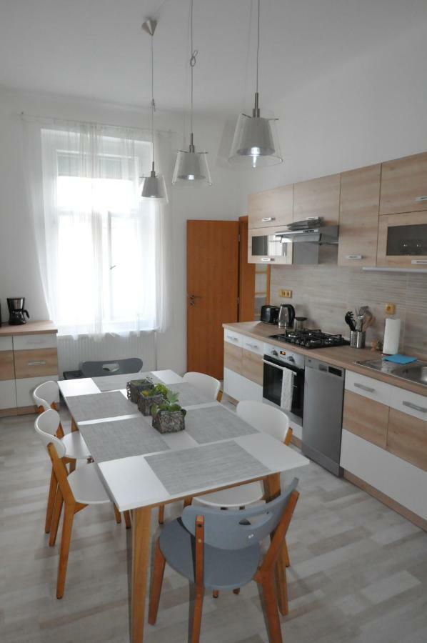 Jirina Appartments Прага Екстериор снимка