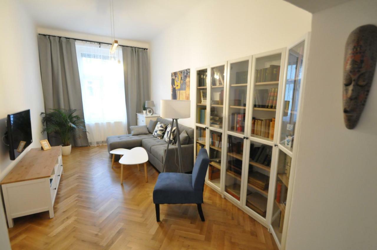 Jirina Appartments Прага Екстериор снимка
