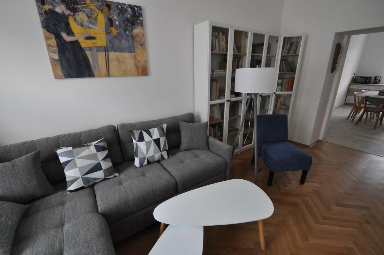 Jirina Appartments Прага Екстериор снимка